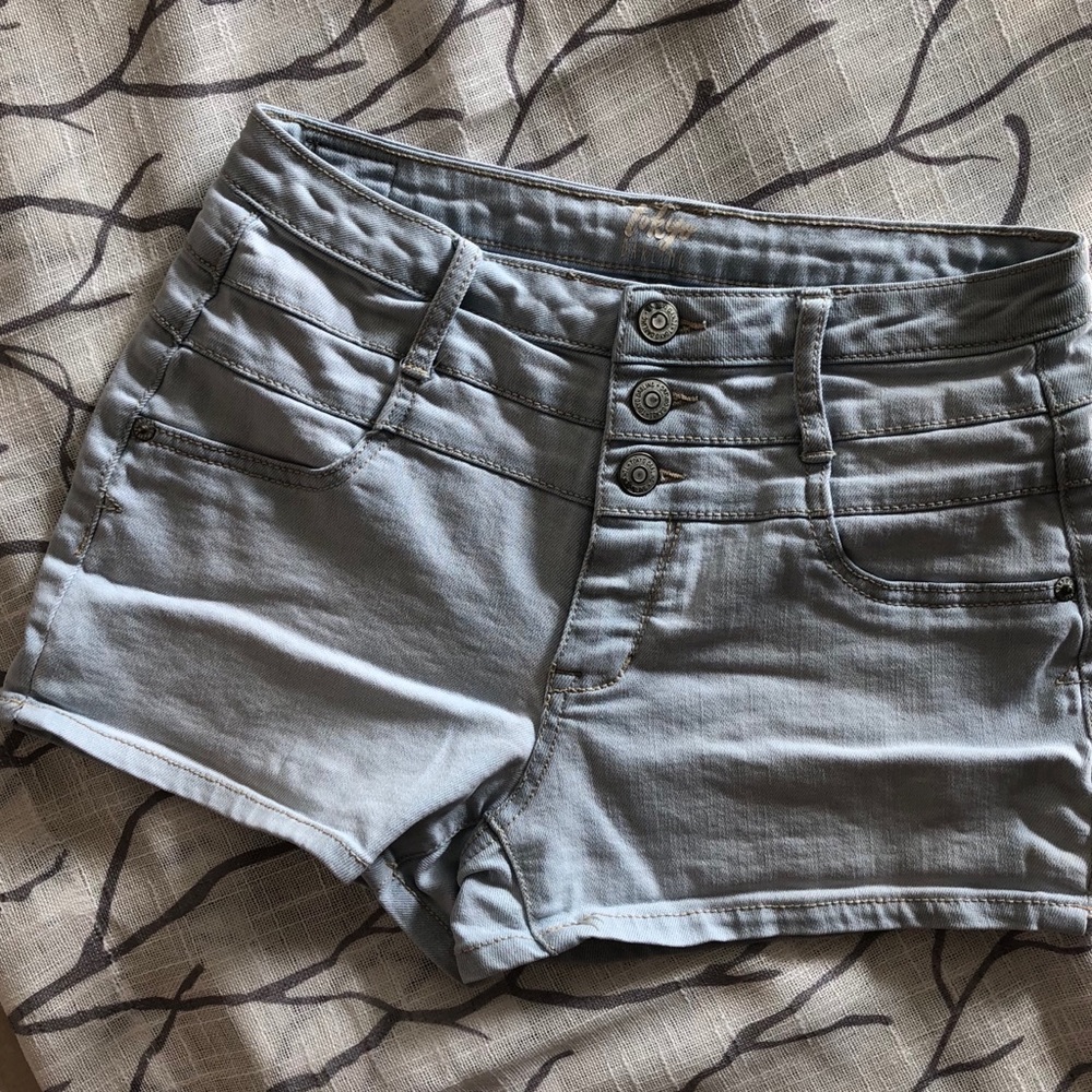 Tokyo Darling Shorts Denim Light Wash 3 Button